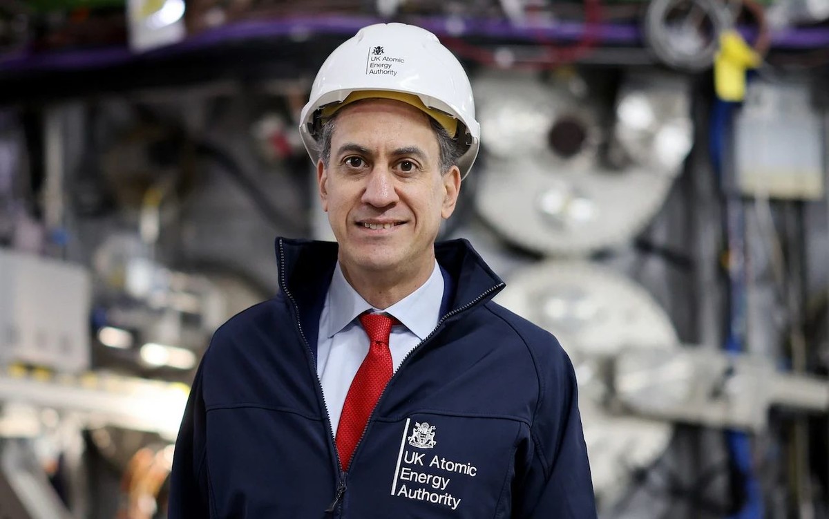 能源大臣埃德·米利班德(Ed Miliband)称已拨出数亿英镑用于开发核聚变反应堆 图片 来源:Lauren Hurley/DESNZ 能源大臣埃德·米利班德(Ed Miliband)称已拨出数亿英镑用于开发核聚变反应堆 图片 来源:Lauren Hurley/DESNZ